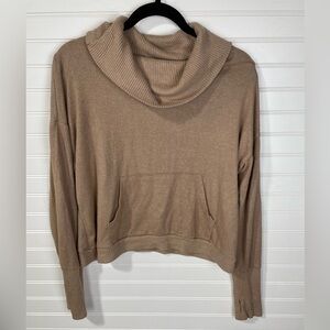 Hippie Rose Cropped Tan Turtleneck Large Women’s